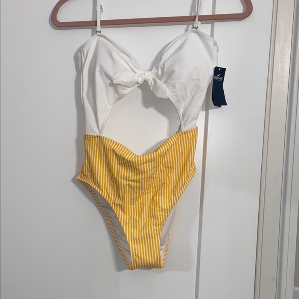 Nwt super cute 1 piece swimsuit